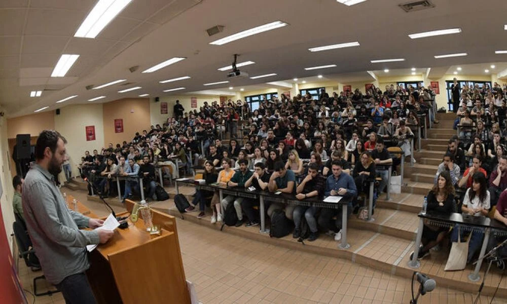 Έλληνες και Τούρκοι Κομμουνιστές σε εκδήλωση στην Νομική της Αθήνας-Γιατί δεν καταδίκασαν τα τουρκικά εγκλήματα σε Κούρδους και Αλαουίτες στην Συρία;